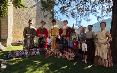 Disfrutando junto a la Comparsa de Gigantes y Cabezudos de Aoiz